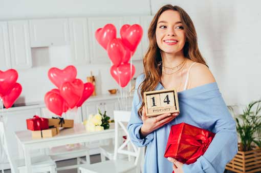 14 Februari: Hari Valentine (Hari Kasih Sayang)